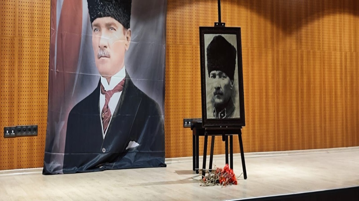 10 Kasım 2023 Atatürk'ü Anma Gününde Atamızı Özlemle Anıyoruz
